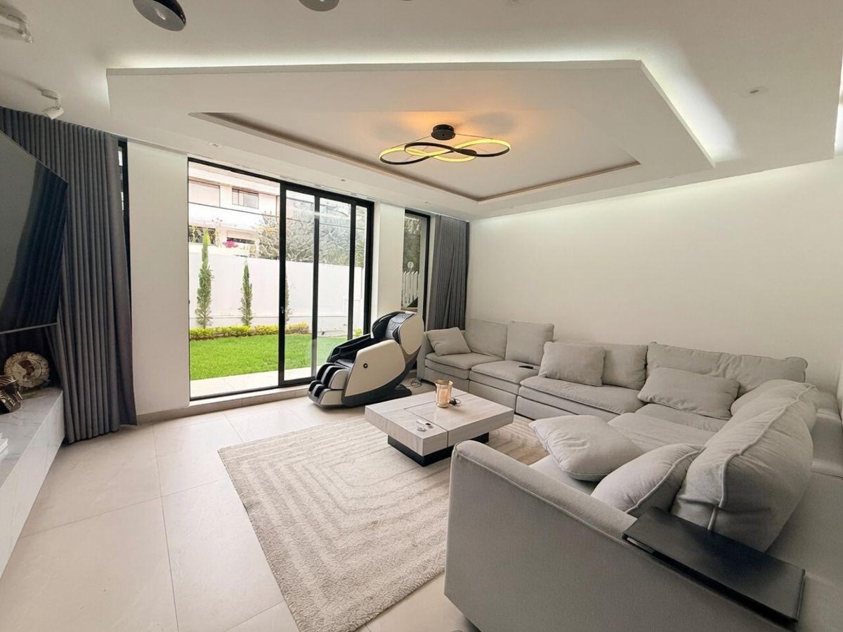 Hermosa Casa Remodelada Moderna de Venta en Cumbayá! — imagen 10