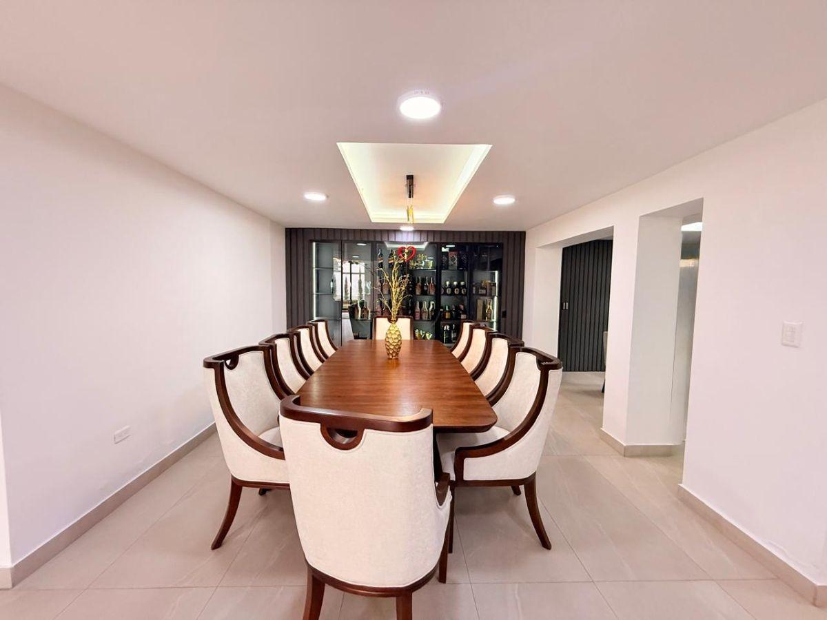 Hermosa Casa Remodelada Moderna de Venta en Cumbayá! — imagen 9