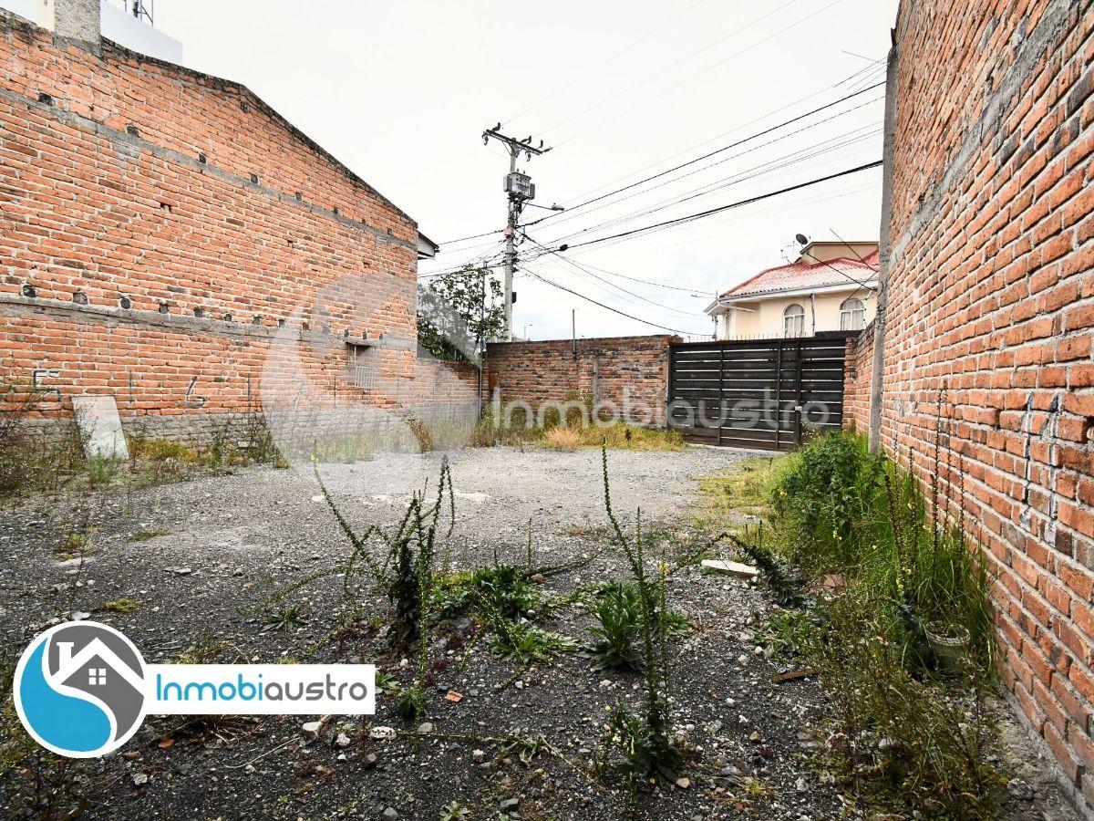 Cerca de La Av Remigio Crespo, Venta de Terreno de Oportunidad, Azuay — imagen 10