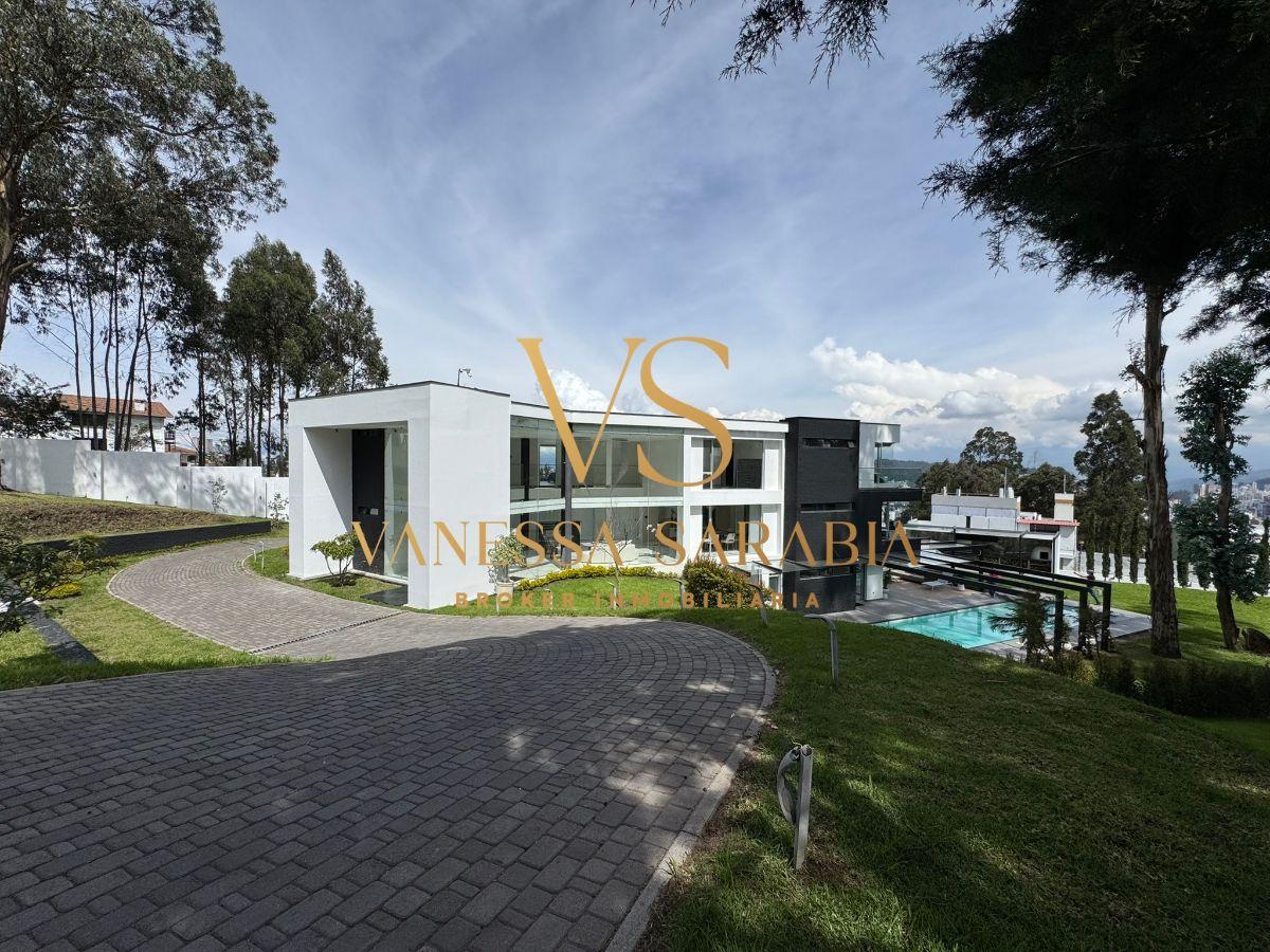 Vendo Casa Exclusiva en Iñaquito Alto, Ubicada Dentro de Urbanización Privada en Quito – Ecuador — imagen 9