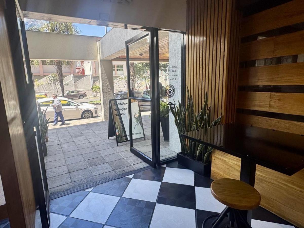 Vendo Cafetería en La Av Rep. del Salvador (Centro Norte Quito) — imagen 4