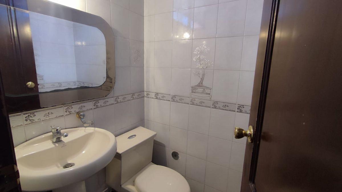 Venta Casa Amplia - Sector Pusuquí — imagen 2