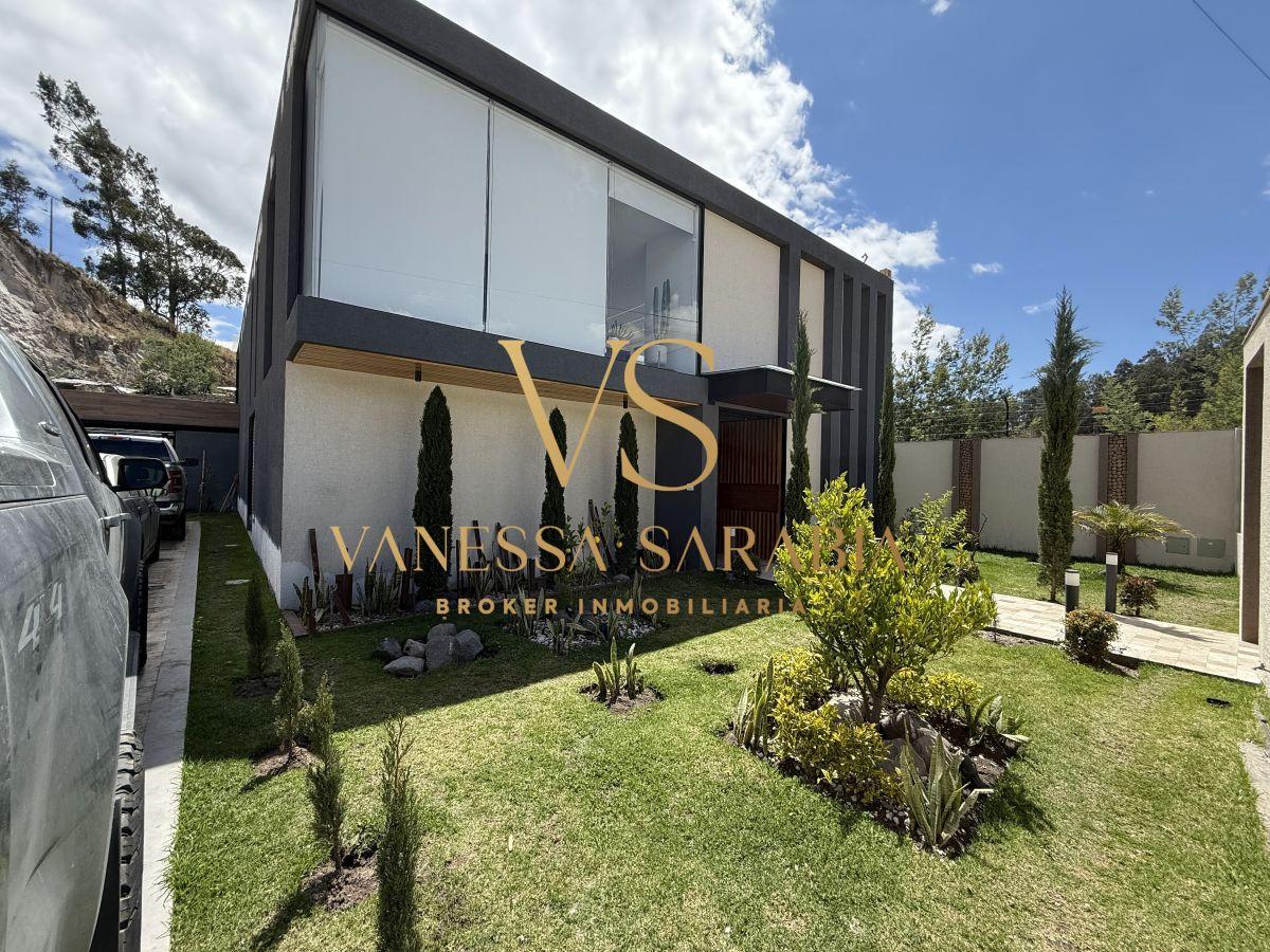 Venta Casa Moderna en Valle Hermoso en Latacunga - Ecuador, Cotopaxi — imagen 9
