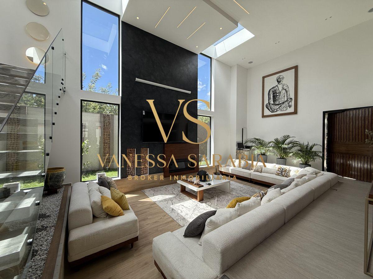 Venta Casa Moderna en Valle Hermoso en Latacunga - Ecuador, Cotopaxi — imagen 6