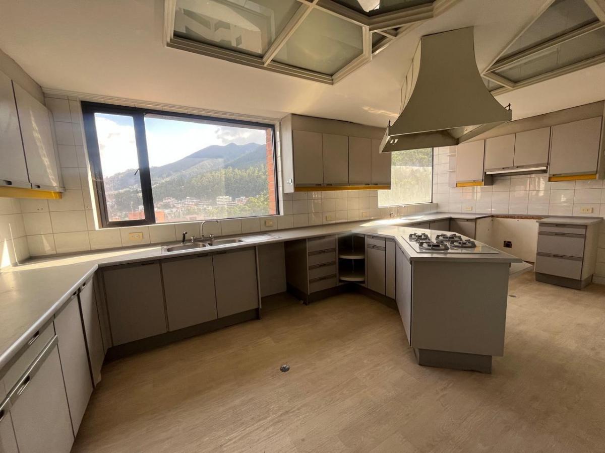 Estilo y Altura: Penthouse Premium en Quito Tenis — imagen 6