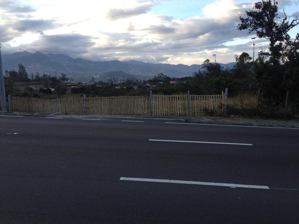 Renta Terreno Excelente Ubicación, Sector San Antonio de Ibarra, Imbabura — imagen 3