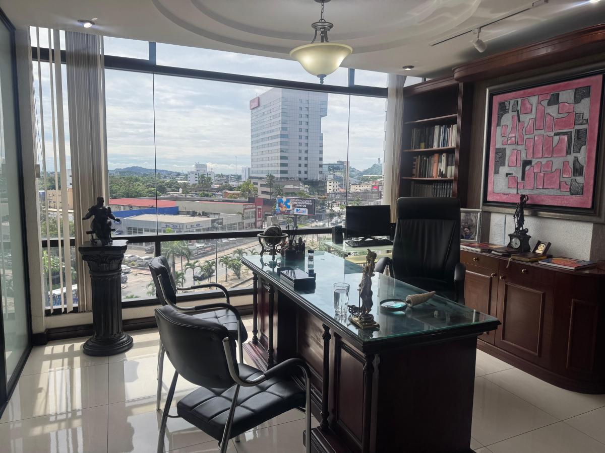 Oficina Corporativa en Venta, World Trade Center. 103 M².espectacular Vista, Guayas — imagen 10