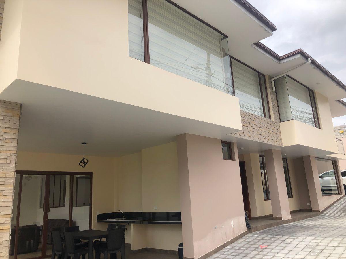 Casa de 333 m² con 3 Dorm. en Venta en Calderón, Sector Landazuri — imagen 10