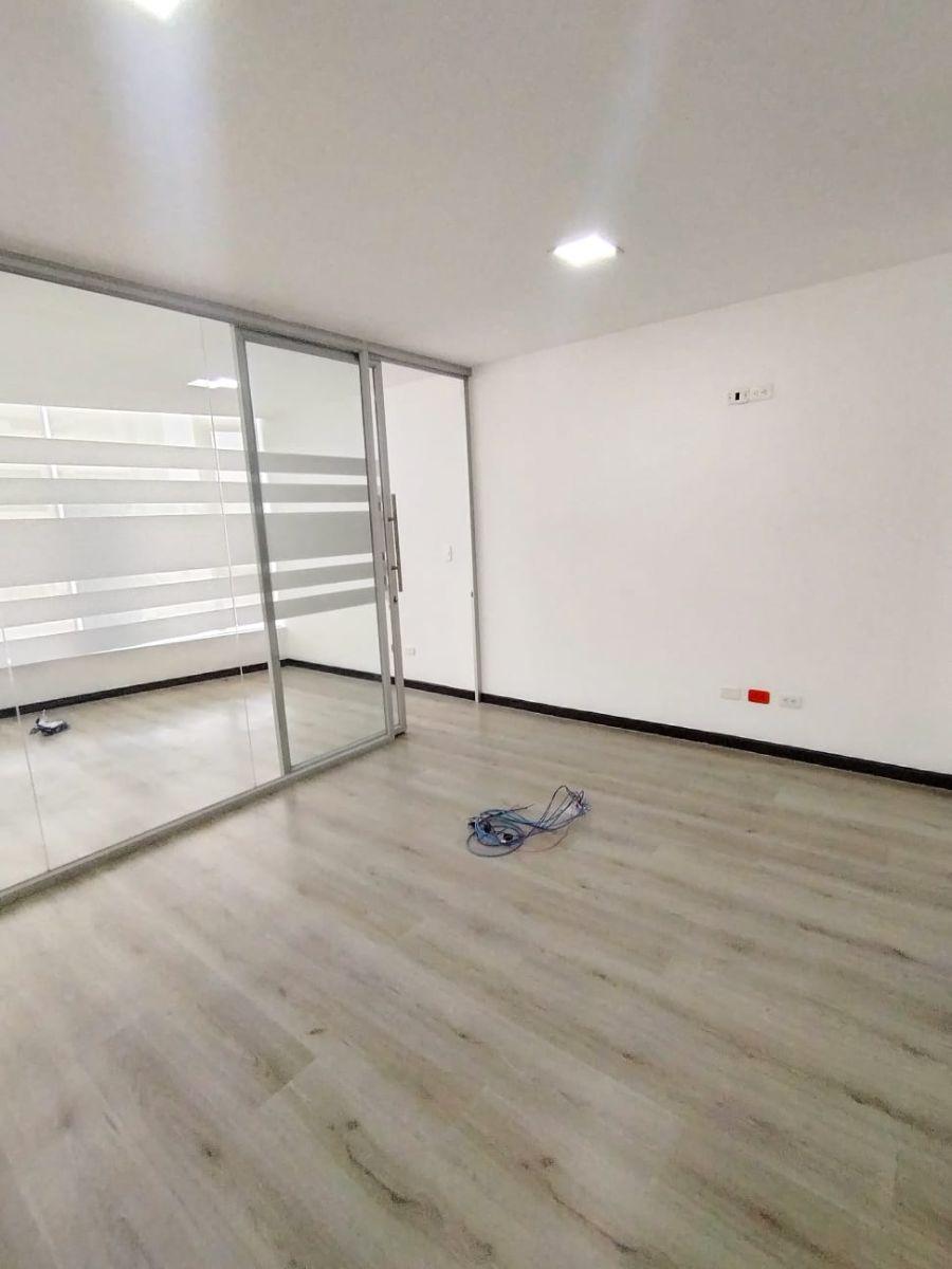 Oficina Comercial de 86 m² en Venta, Centro Norte — imagen 8