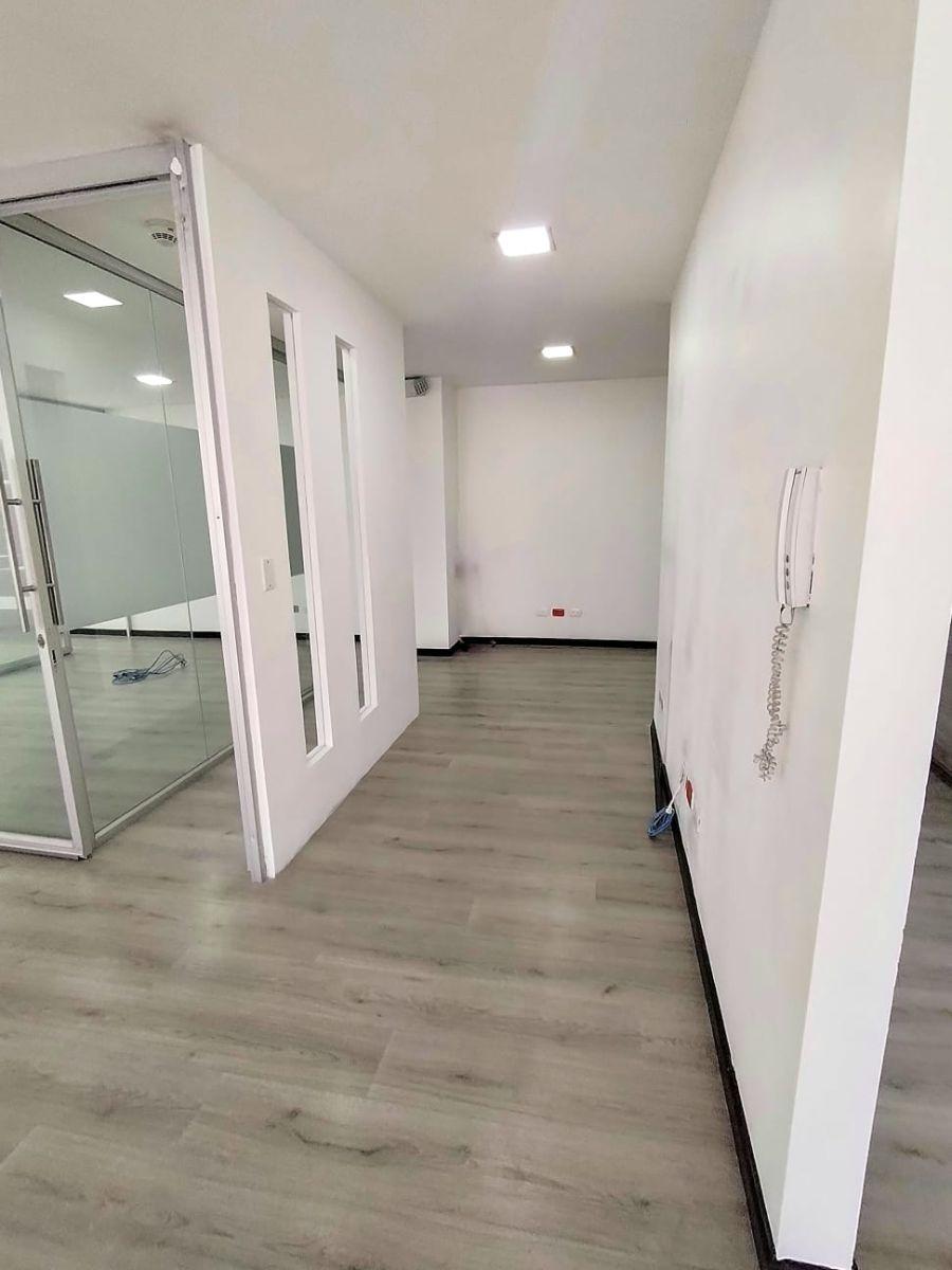 Oficina Comercial de 86 m² en Venta, Centro Norte — imagen 2