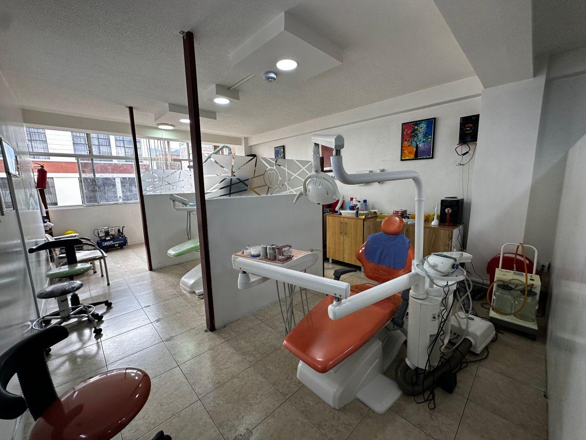 Se Venden Almacenes y Oficinas en El Centro de Ambato, Tungurahua — imagen 6