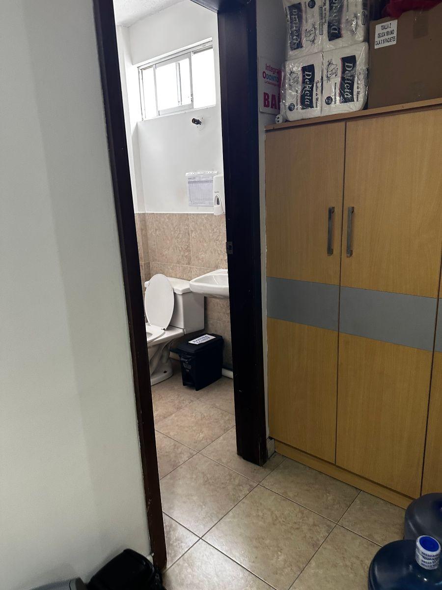 Se Venden Almacenes y Oficinas en El Centro de Ambato, Tungurahua — imagen 3