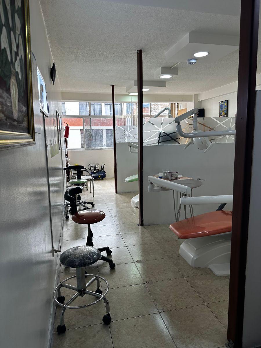 Se Venden Almacenes y Oficinas en El Centro de Ambato, Tungurahua — imagen 2