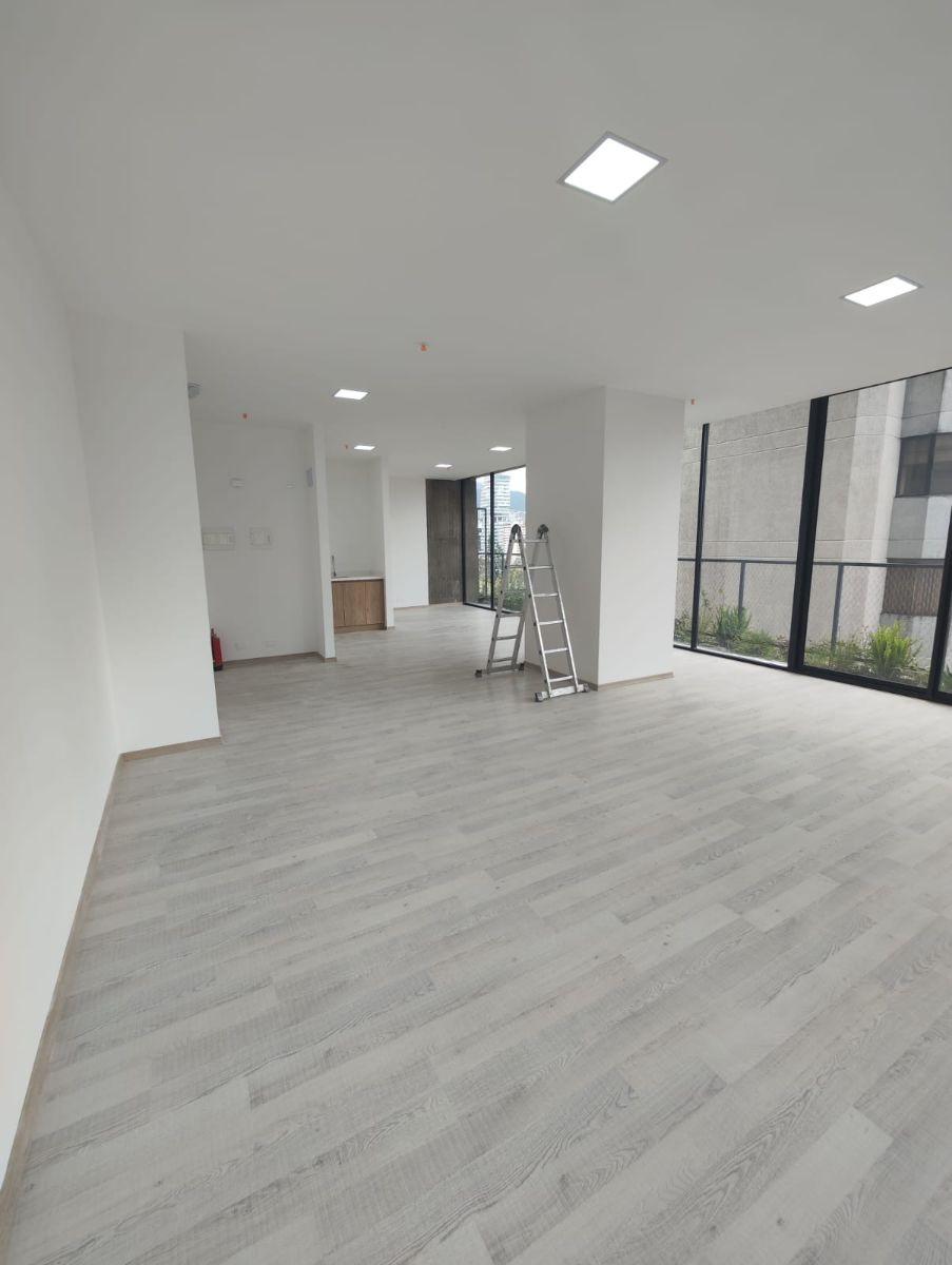 Oficina Comercial de 69 m² en Venta en La Carolina — imagen 2