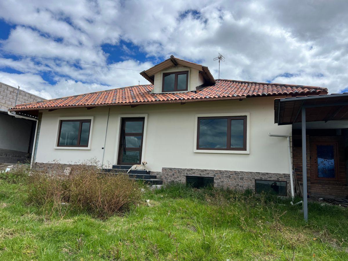 Casa con Terreno en Ricaurte, Barrio El Cisne, Azuay — imagen 10