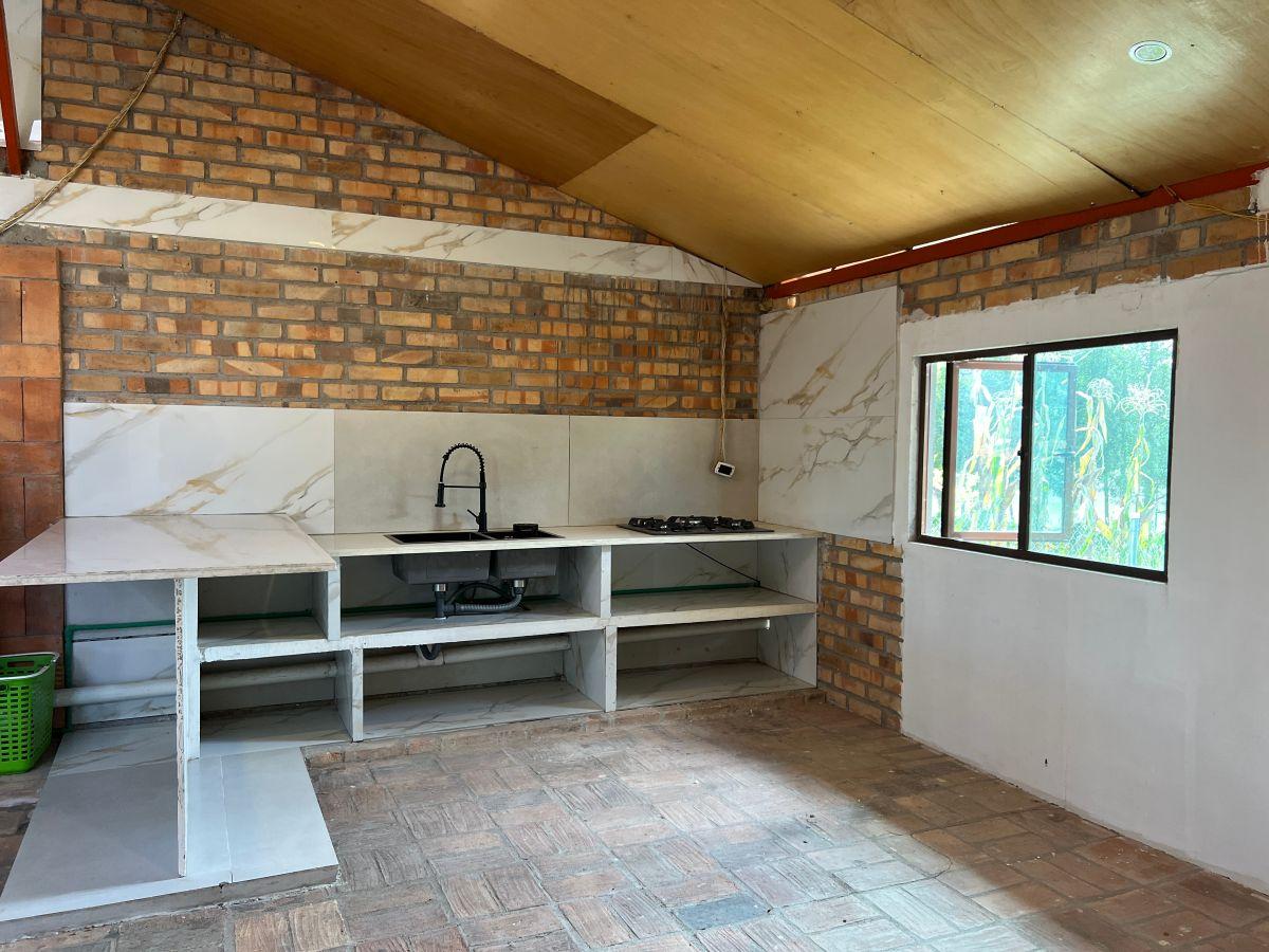 Casa con Terreno en Ricaurte, Barrio El Cisne, Azuay — imagen 5