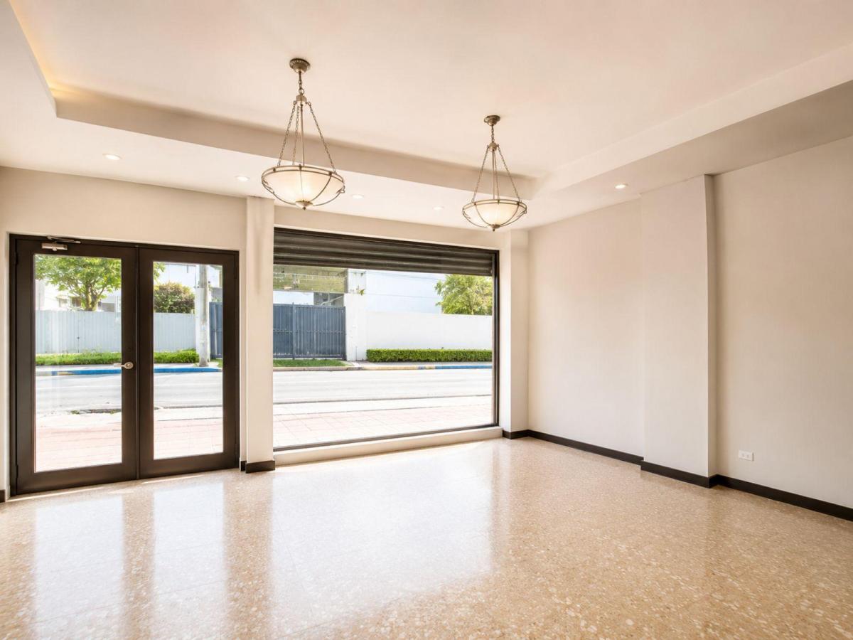 Local Comercial - Urdesa, Guayas — imagen 8