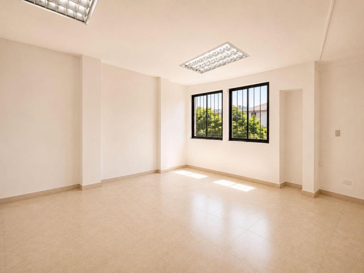 Local Comercial - Urdesa, Guayas — imagen 7