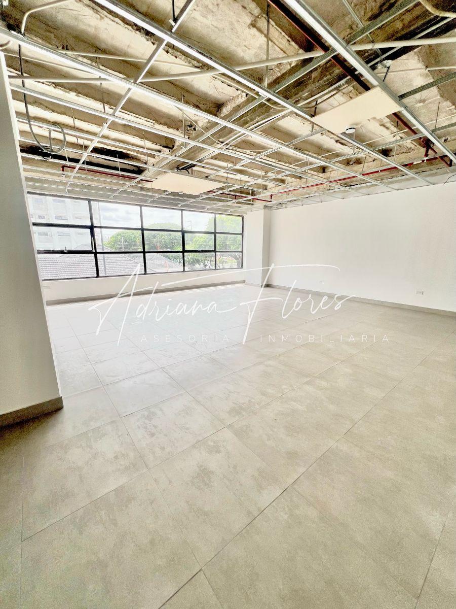 Oficinas en Ceibos Norte Cerca Riocentro Ceibos Super Maxi Ceibos, Guayas — imagen 10