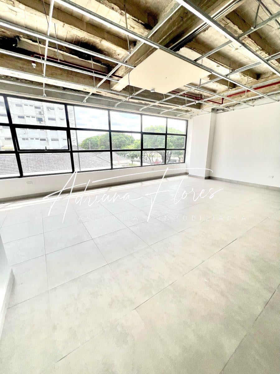 Oficinas en Ceibos Norte Cerca Riocentro Ceibos Super Maxi Ceibos, Guayas — imagen 9
