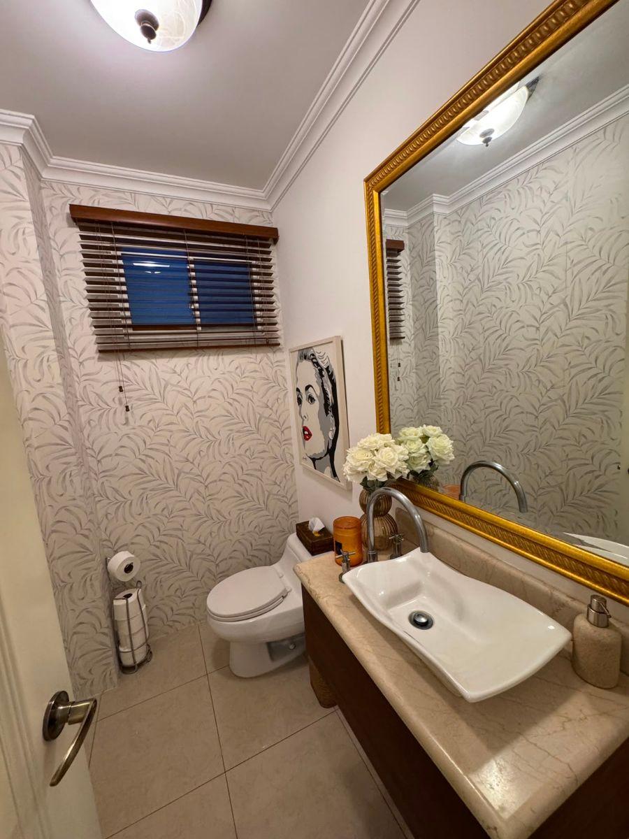 Casa de 500 m² con 4 Habitaciones en Venta en Samborondón Mas Jacuzzi, Guayas — imagen 8