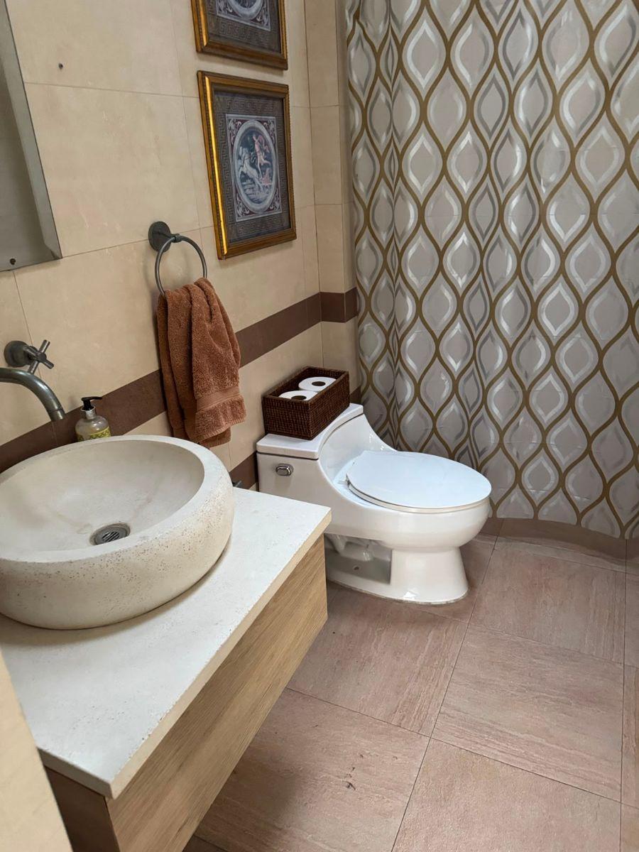 Casa de 500 m² con 4 Habitaciones en Venta en Samborondón Mas Jacuzzi, Guayas — imagen 7