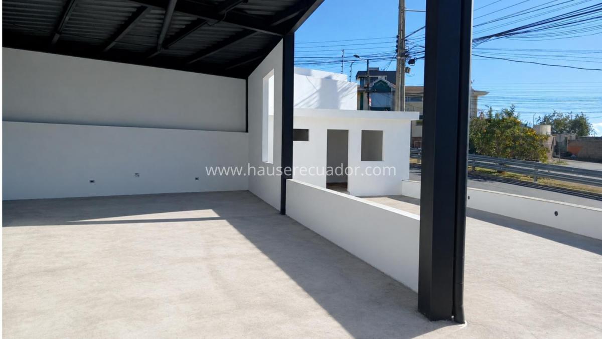 Plaza Toa: en Venta 6 Locales Modernos | Ubicación Estratégica de Alto Flujo Entre Conocoto y Quito. Provincia de Pichincha — imagen 3