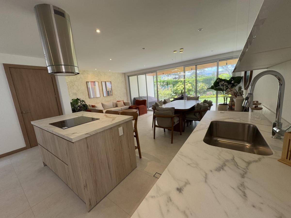 Puembo 195.14 m² en Venta Casa Esquinera Dos Plantas con Jardin 3 Habitaciones — imagen 9