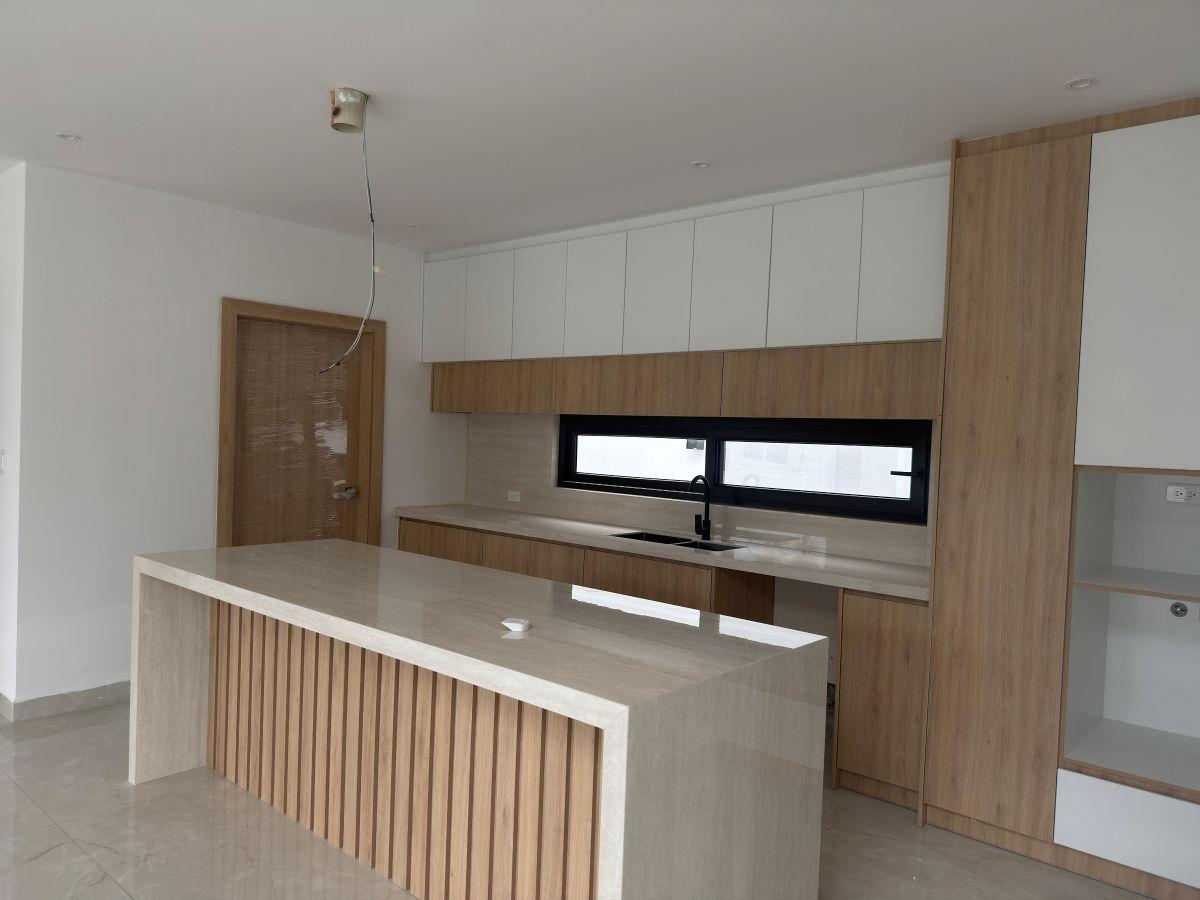 Hermosa Casa de Venta en Ciudad del Mar – Manta! Piscina! a Estrenar!, Manabí — imagen 3