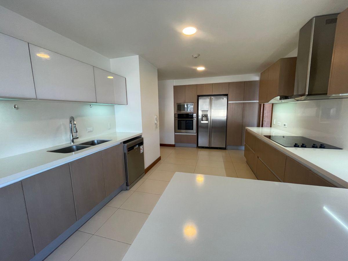 Departamento de 270 m² con 3 Habitaciones en Venta en González Suárez — imagen 5