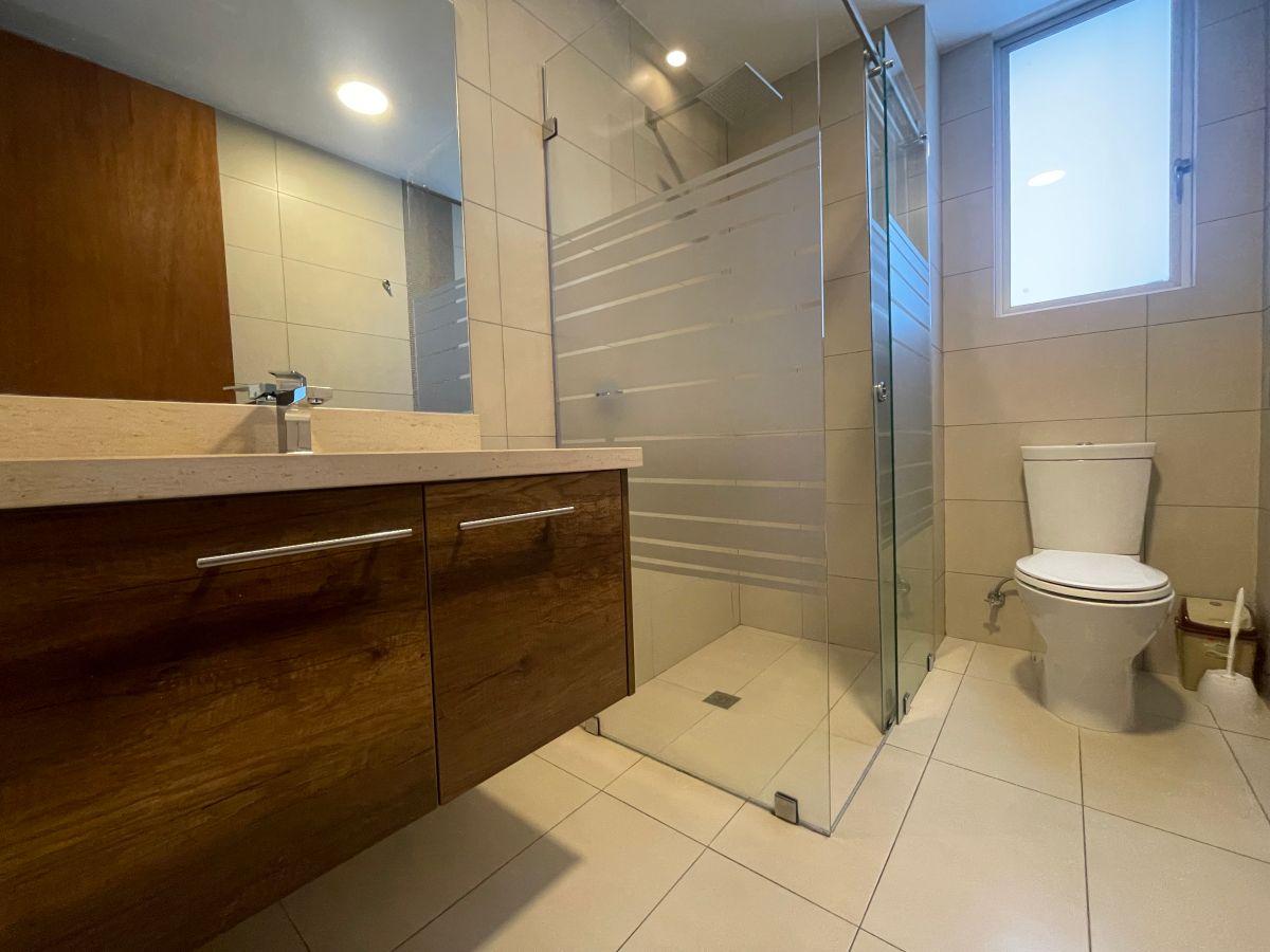 Departamento de 270 m² con 3 Habitaciones en Venta en González Suárez — imagen 2