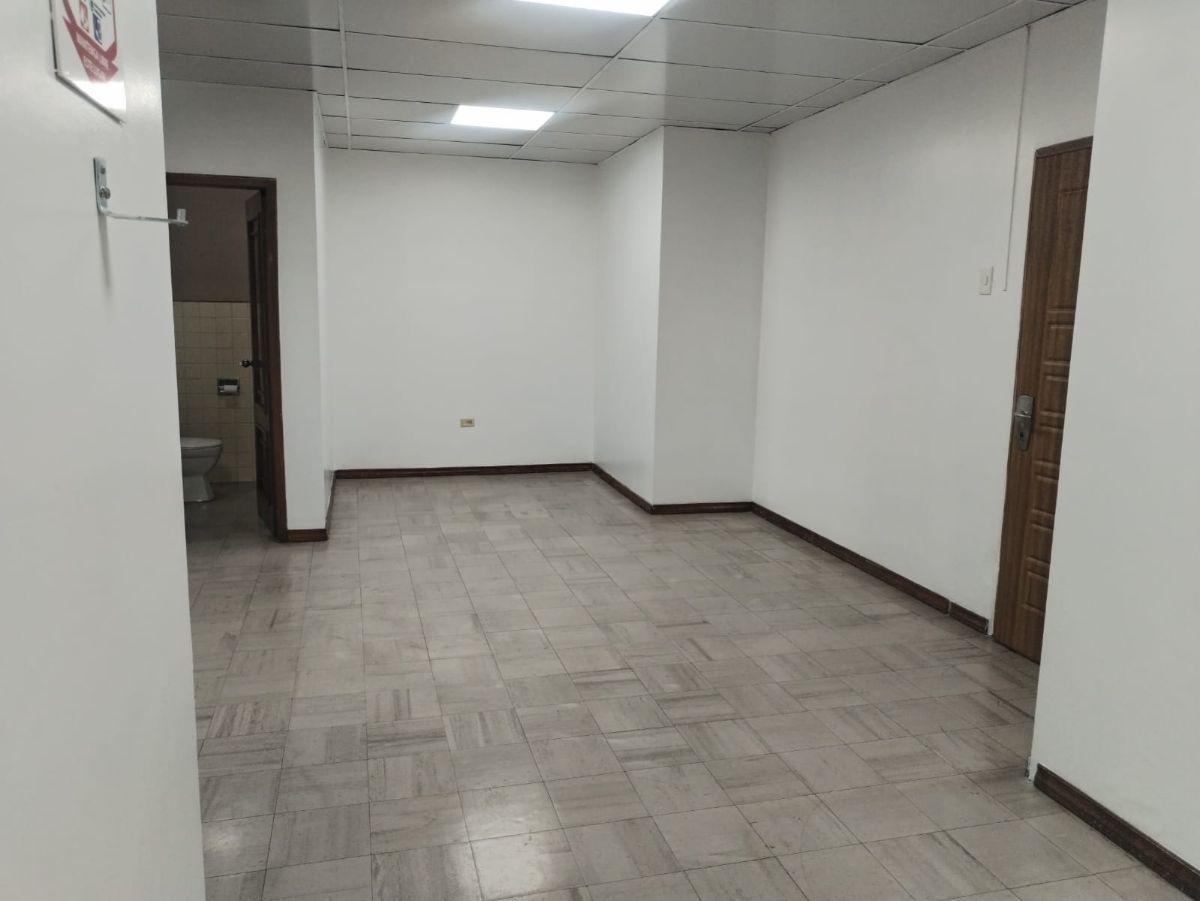 ¡Invierta en Una Oficina Estratégica Edificio Finec, Centro de Guayaquil!, Guayas — imagen 5