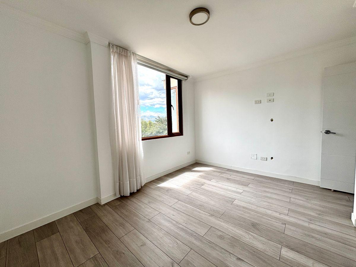 Departamento de 141 m² con 3 Dorm. en Venta Sector Cumbayá — imagen 2