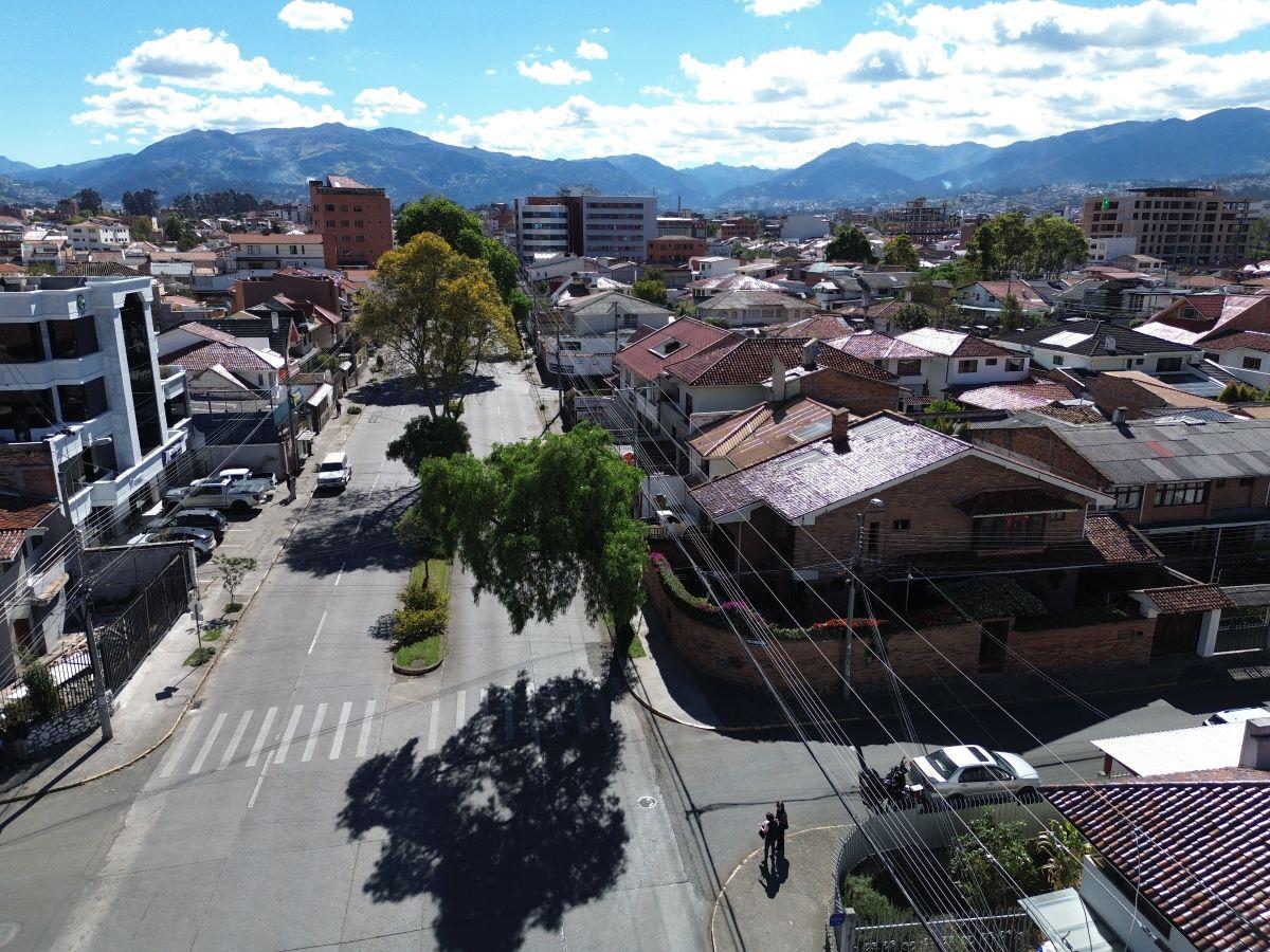 Esquina con Alto Potencial Comercial y de Servicio, Azuay — imagen 9