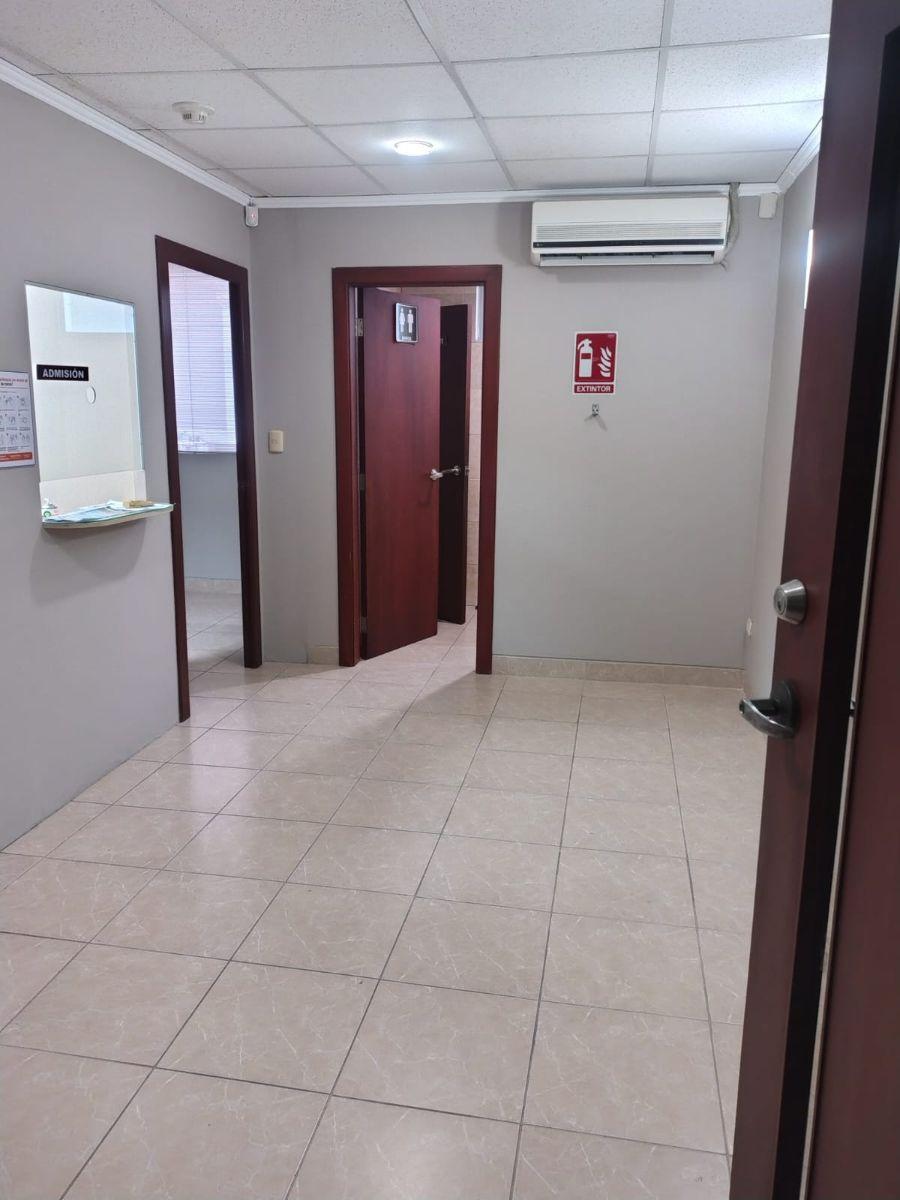 Vendo Consultorio en Edificio Medical Plaza. Kennedy Norte. Oportunidad, Guayas — imagen 8