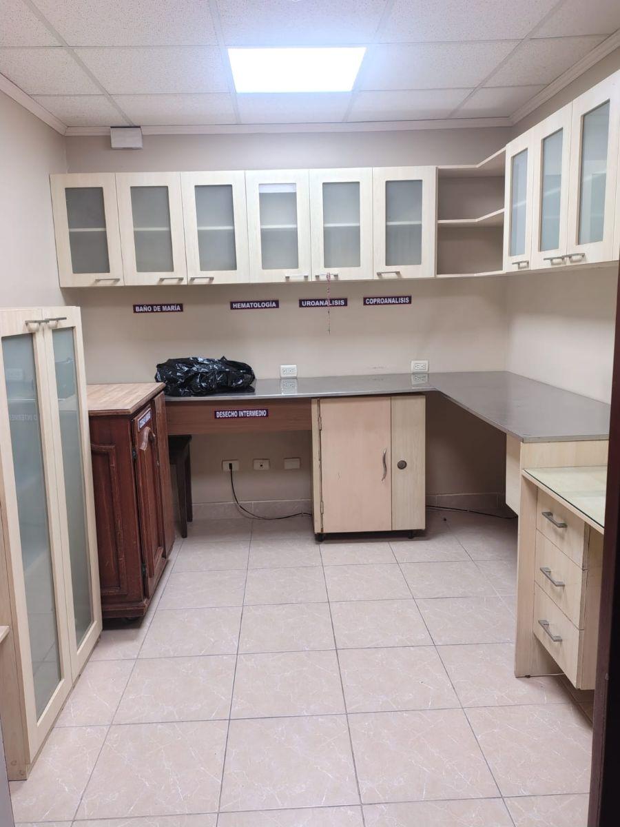 Vendo Consultorio en Edificio Medical Plaza. Kennedy Norte. Oportunidad, Guayas — imagen 7