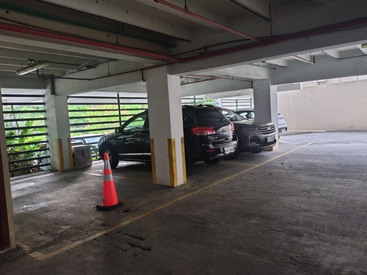 Vendo Consultorio en Edificio Medical Plaza. Kennedy Norte. Oportunidad, Guayas — imagen 3
