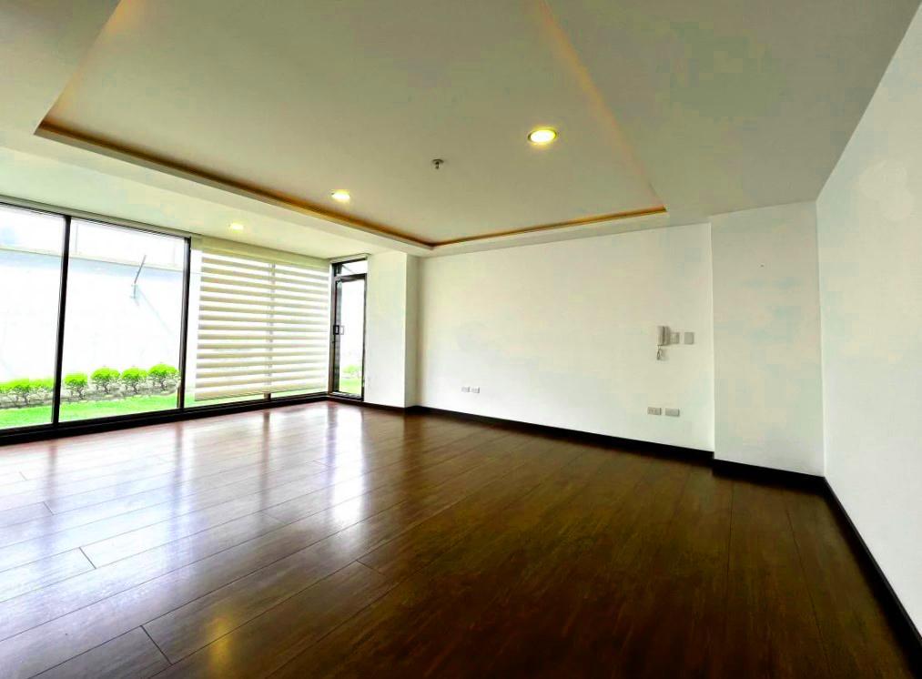 Departamento de Venta en Miravalle Cumbayá! Vista! Oportunidad! — imagen 8