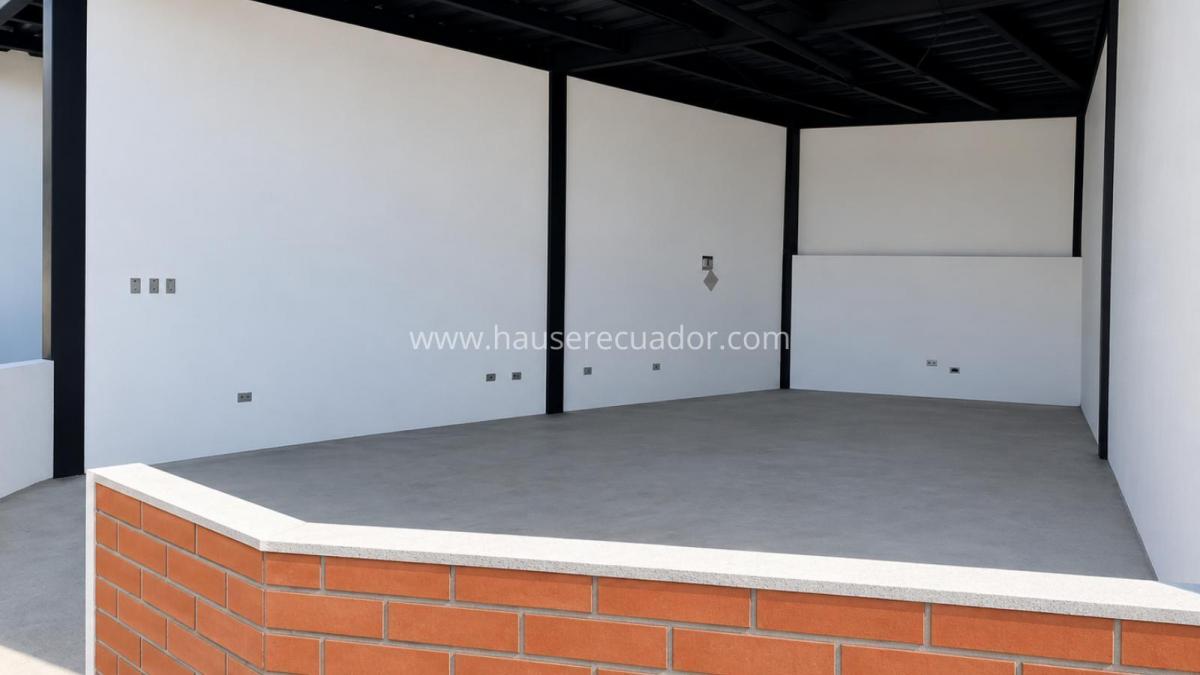 Plaza Toa: en Venta 6 Locales Modernos | Ubicación Estratégica de Alto Flujo Entre Conocoto y Quito. Provincia de Pichincha — imagen 3