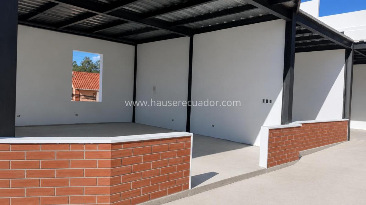 Plaza Toa: en Venta 6 Locales Modernos | Ubicación Estratégica de Alto Flujo Entre Conocoto y Quito. Provincia de Pichincha — imagen 2