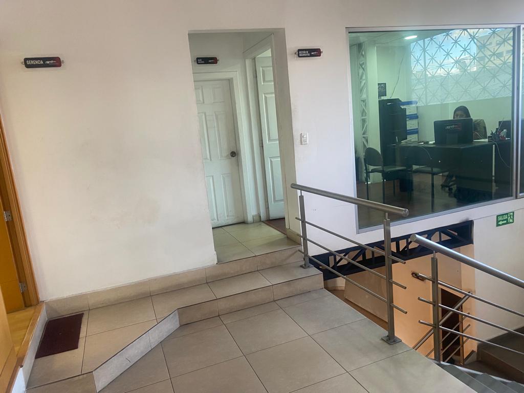 En Venta o Renta Excelente Terreno con Local Comercial en Av Principal — imagen 3
