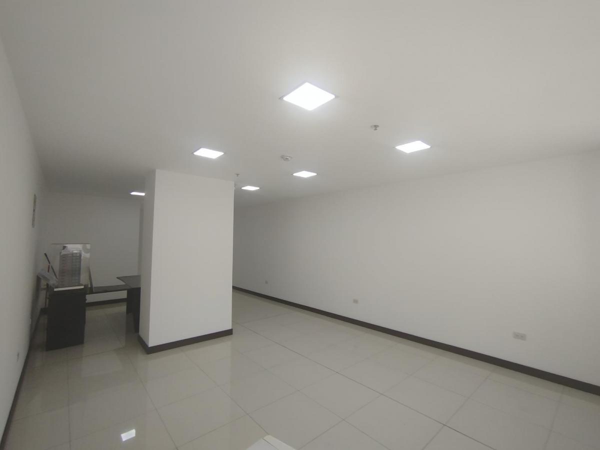 Venta Local Comercial Frente Al Centro Medico Asistanet — imagen 2