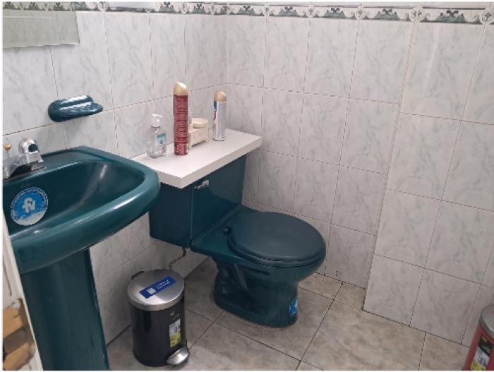 Oficina en Av Ilaló y Geovanny Fariña, Una Zona de Alta Conectividad y Fácil Acceso Para Clientes — imagen 4