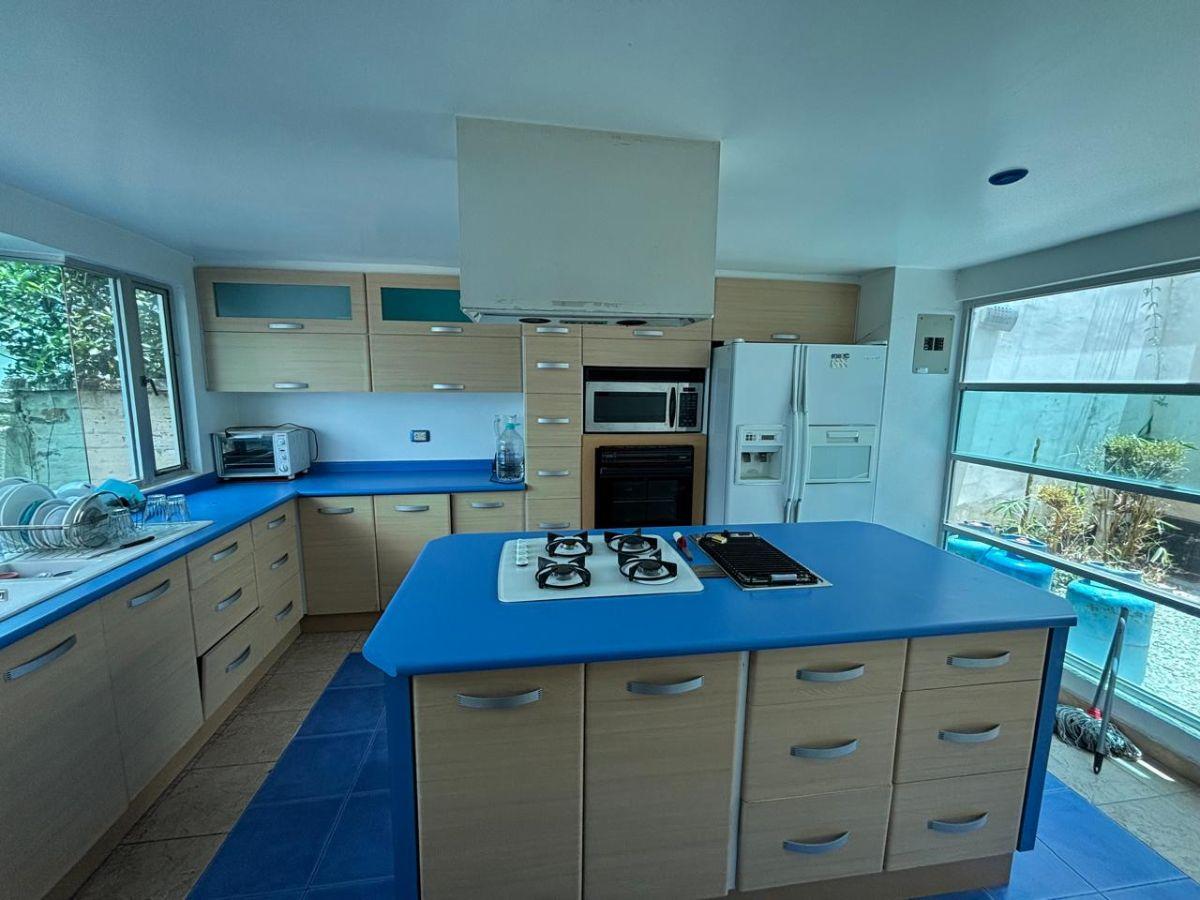 Venta Casa en Cumbaya en La Urbanización Jardín del Este — imagen 2