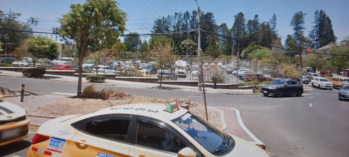 Vendo Local Comercial de 179 m en Av Gonzalez Suarez, Centro Norte de Quito — imagen 2