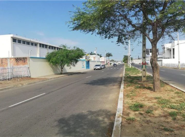 Terreno Comercial de Venta en Zona Sur Portoviejo Y/t, Manabí — imagen 1