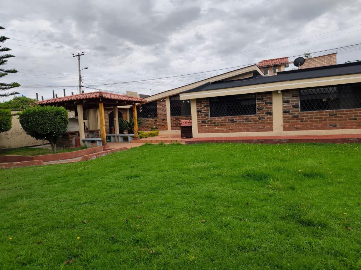 Casa de Venta con Suite, Amplios Espacio Verdes, Sector Haciendas, Sangolqui, valle de Los Chillos — imagen 6