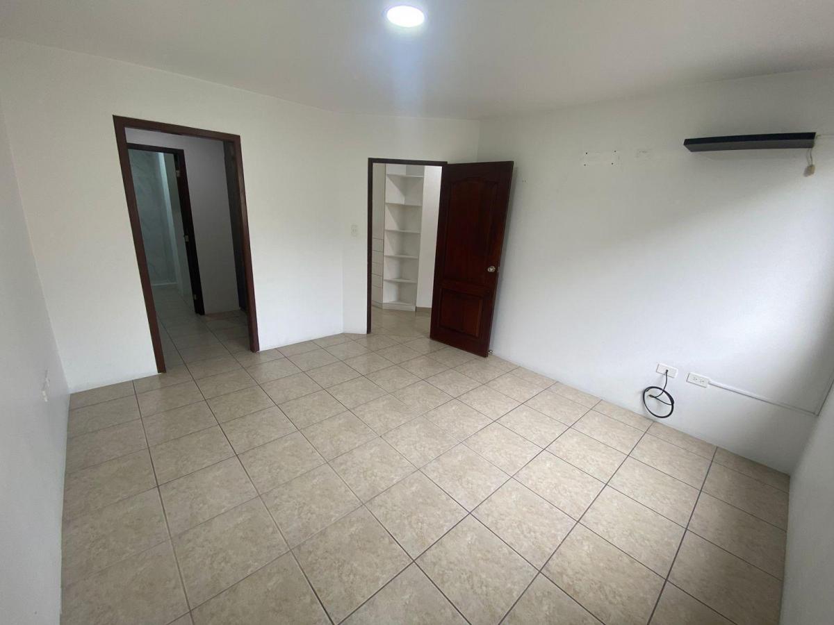 Departamento en Venta Moderno con Seguridad 24/7, Conjunto R. Porton del Álamo, Norte Gye, Guayas — imagen 8