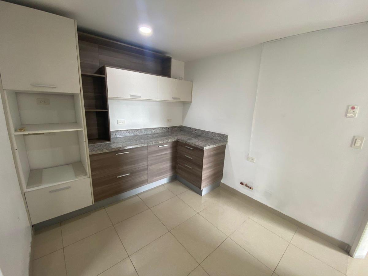 Departamento en Venta Moderno con Seguridad 24/7, Conjunto R. Porton del Álamo, Norte Gye, Guayas — imagen 7