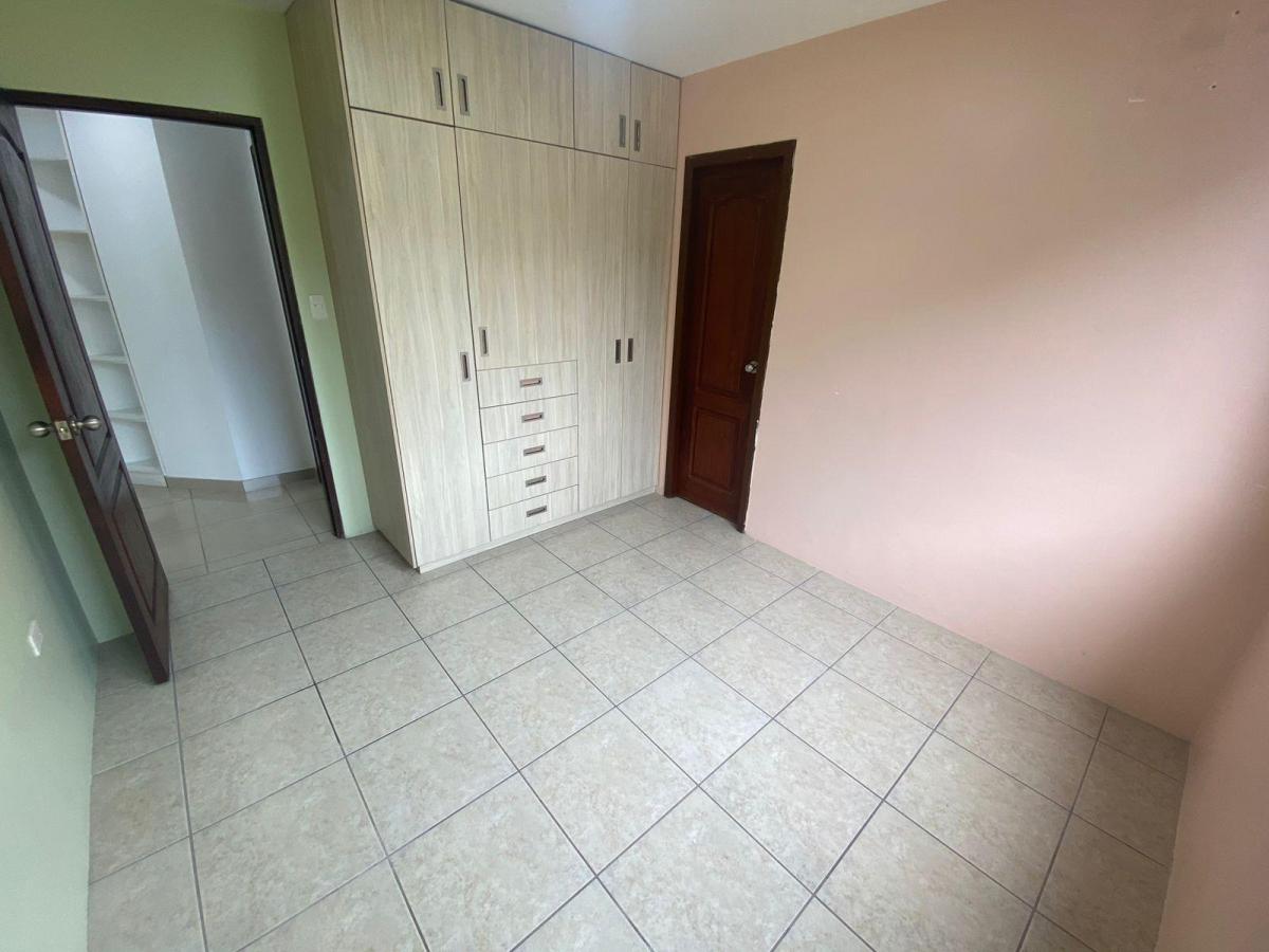 Departamento en Venta Moderno con Seguridad 24/7, Conjunto R. Porton del Álamo, Norte Gye, Guayas — imagen 4